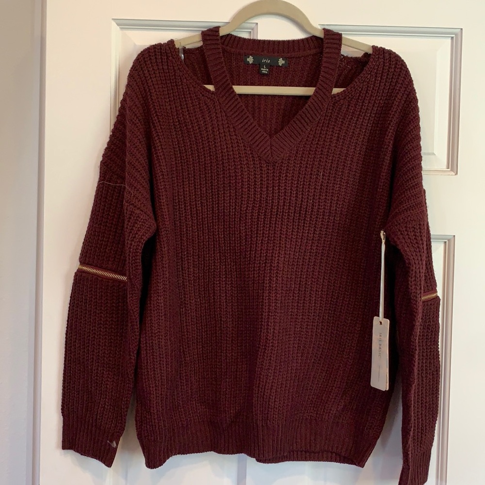 NWT Iris Basic burgundy sweater. Peep shoulders and slight vneck. Size large